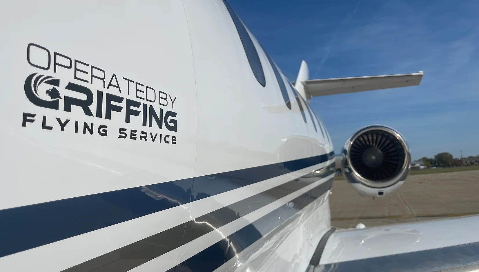 Hawker 800 Side detail view | Griffing Private Air Charter Plane Flying Service in Port Clinton Ohio