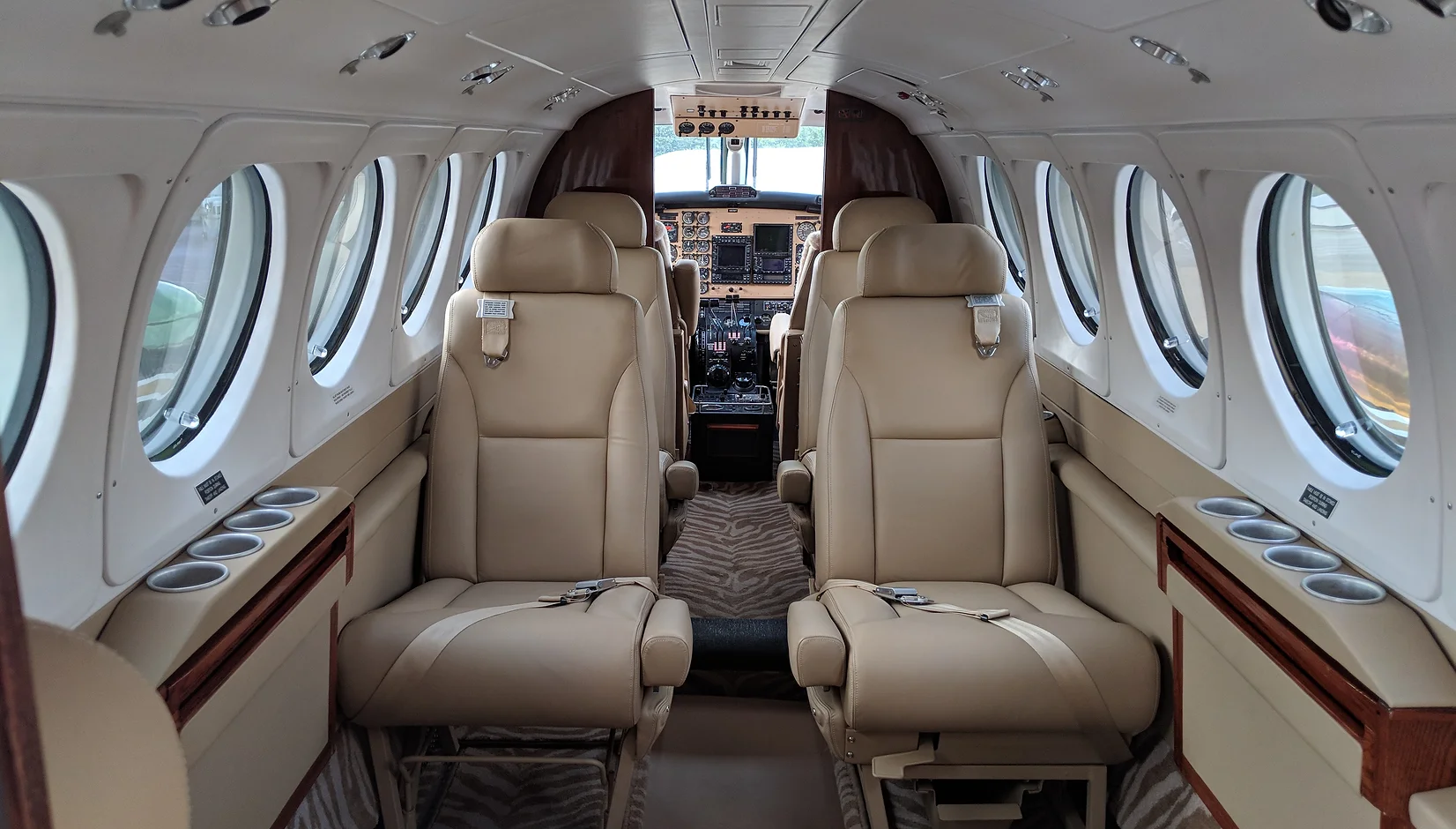 King Air b200 N803MT ​ - Cruise Speed - 325 MPH - Range - 1,200 miles - Seating Capacity - 2 pilots / 7 passengers Equipped with radar and de-ice boots for flight in all weather conditions, a capable platform for quick and easy travel.